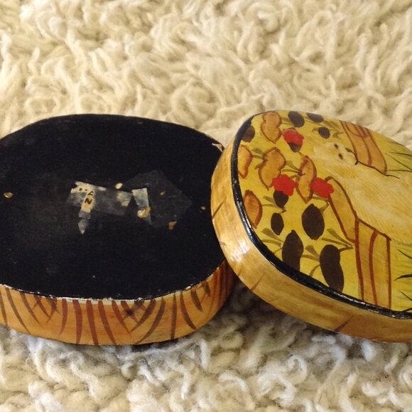 VTG Hand Crafted Wooden/Decorative Trinket Box. Basswood, Cottagecore, Folk Art - Picture 5 of 6